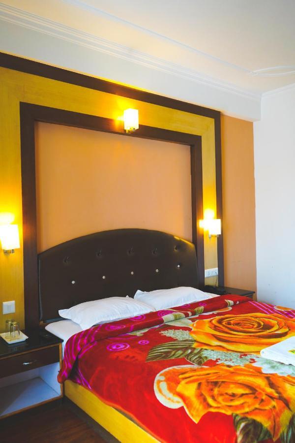 Hotel Akash Regency Manali  Bagian luar foto