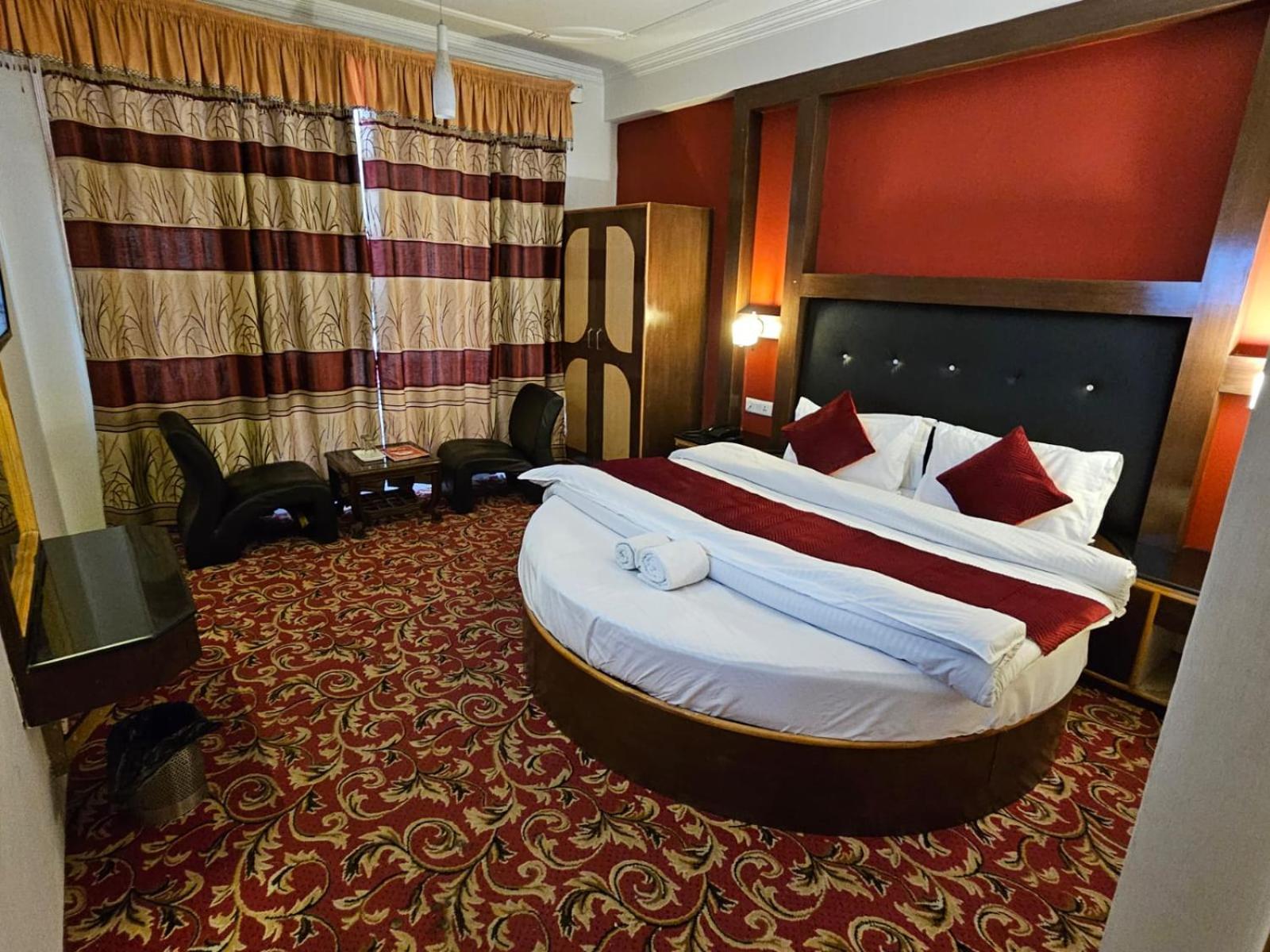Hotel Akash Regency Manali  Bagian luar foto